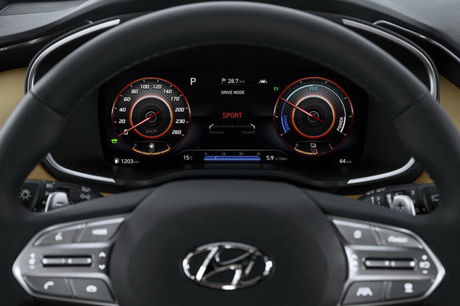 man-hinh-hien-thi-hyundai-santaFe-2021-muaxegiatot-vn